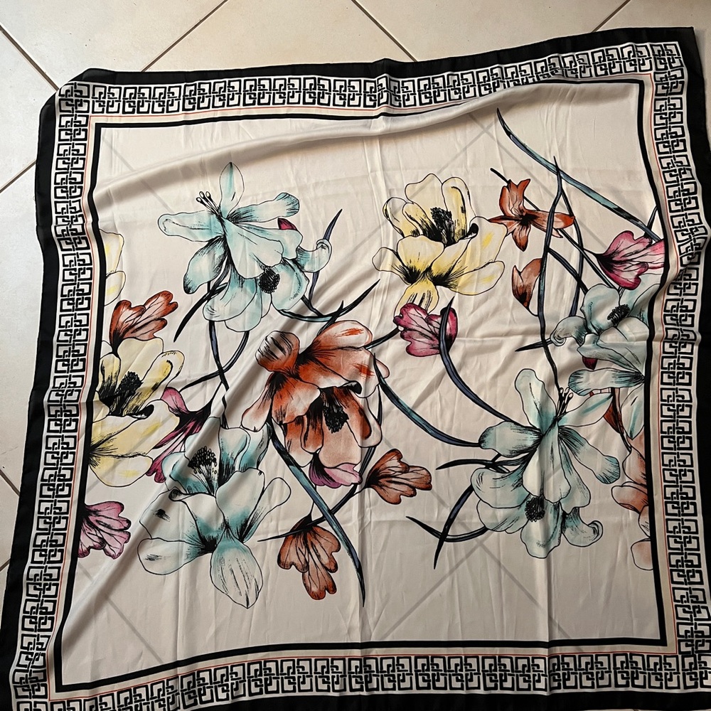 Chicos scarf new with tags